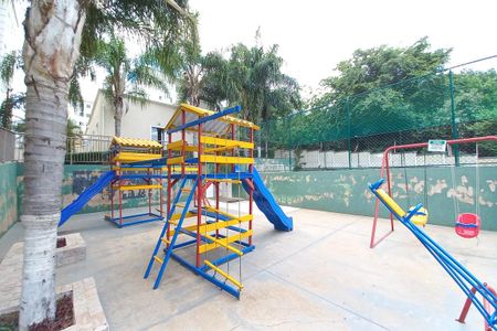 Apartamento para alugar com 60m², 2 quartos e 1 vaga Apartamento para alugar com 60m², 2 quartos e 1 vagaÁrea comum - Playground