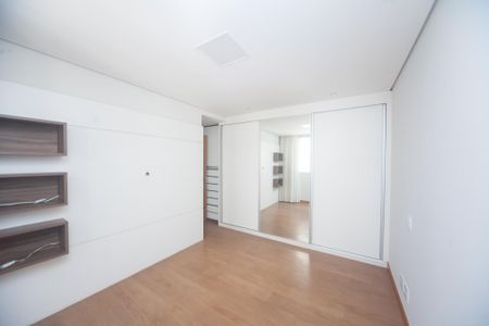 Apartamento para alugar com 110m², 3 quartos e 2 vagas Apartamento para alugar com 110m², 3 quartos e 2 vagasSuíte