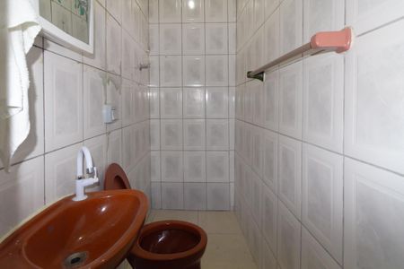 Banheiro Social de casa para alugar com 1 quarto, 60m² em Jardim Sapopemba, São Paulo
