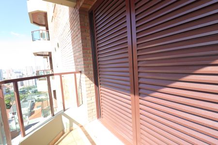 Apartamento à venda com 130m², 3 quartos e 2 vagasVaranda da Suíte 2