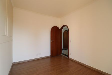 Apartamento à venda com 130m², 3 quartos e 2 vagasSuíte 2