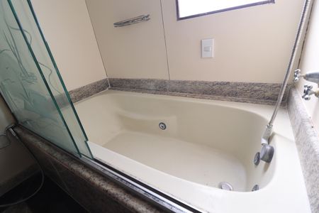 Apartamento à venda com 130m², 3 quartos e 2 vagasBanheiro da Suíte