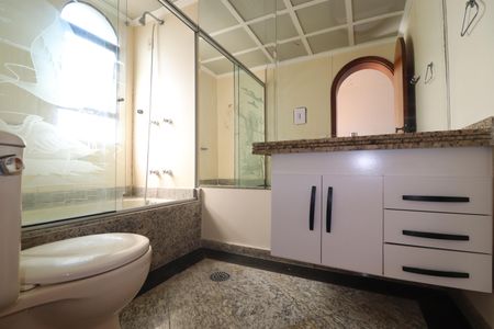 Apartamento à venda com 130m², 3 quartos e 2 vagasBanheiro da Suíte