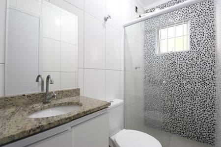 Banheiro de apartamento para alugar com 1 quarto, 28m² em Vila Anastácio, São Paulo