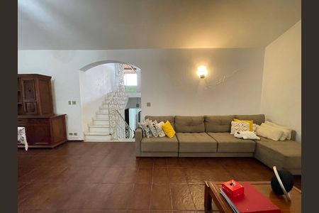 Casa para alugar com 917m², 3 quartos e 5 vagas Casa para alugar com 917m², 3 quartos e 5 vagasSala de Estar
