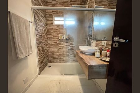 Casa para alugar com 917m², 3 quartos e 5 vagas Casa para alugar com 917m², 3 quartos e 5 vagasBanheiro social