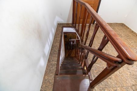 Casa para alugar com 165m², 3 quartos e sem vagaEscada