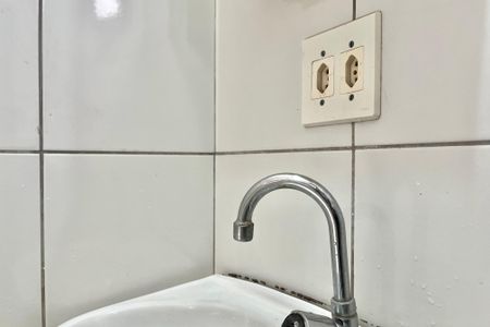 Banheiro de kitnet/studio para alugar com 1 quarto, 20m² em Jabaquara, São Paulo