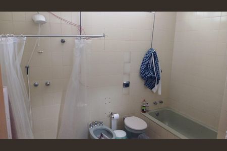 Casa à venda com 400m², 3 quartos e 3 vagas Casa à venda com 400m², 3 quartos e 3 vagasQuarto