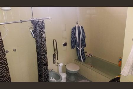 Quarto de casa à venda com 3 quartos, 400m² em Jardim Morumbi, São Paulo