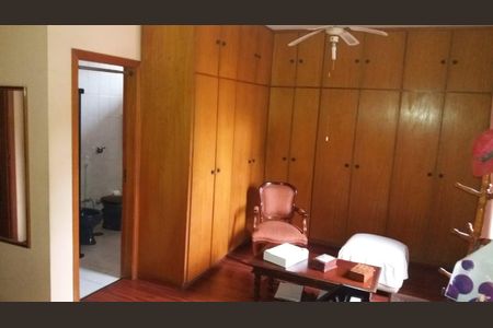 Quarto de casa à venda com 3 quartos, 400m² em Jardim Morumbi, São Paulo
