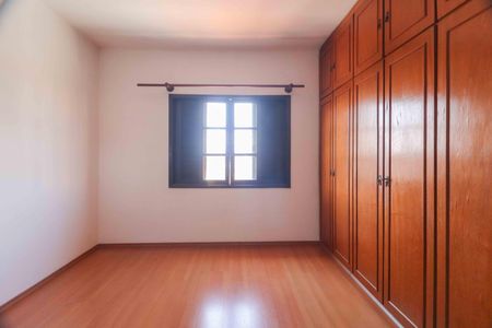 Casa à venda com 185m², 4 quartos e 2 vagasSuíte