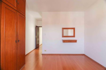 Casa à venda com 185m², 4 quartos e 2 vagasSuíte