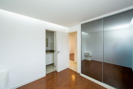 Apartamento para alugar com 85m², 3 quartos e 2 vagas Apartamento para alugar com 85m², 3 quartos e 2 vagasSuíte