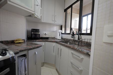 Apartamento à venda com 100m², 3 quartos e 2 vagas Apartamento à venda com 100m², 3 quartos e 2 vagasCozinha