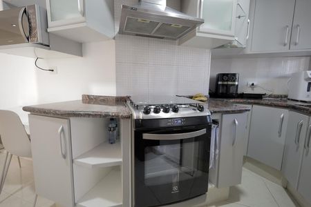 Apartamento à venda com 100m², 3 quartos e 2 vagas Apartamento à venda com 100m², 3 quartos e 2 vagasCozinha