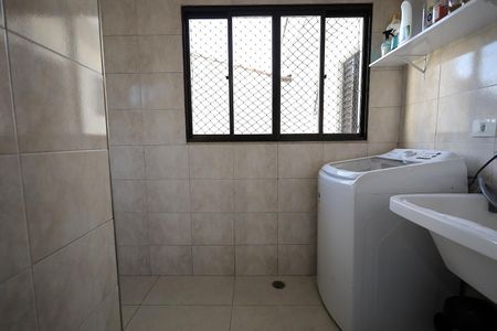 Apartamento à venda com 100m², 3 quartos e 2 vagas Apartamento à venda com 100m², 3 quartos e 2 vagasÁrea de Serviço