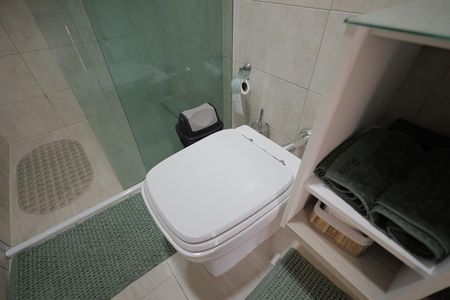 Apartamento à venda com 100m², 3 quartos e 2 vagas Apartamento à venda com 100m², 3 quartos e 2 vagasBanheiro social