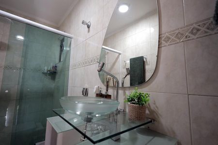 Apartamento à venda com 100m², 3 quartos e 2 vagas Apartamento à venda com 100m², 3 quartos e 2 vagasBanheiro social
