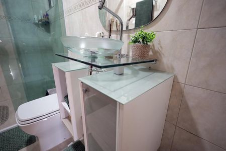Apartamento à venda com 100m², 3 quartos e 2 vagas Apartamento à venda com 100m², 3 quartos e 2 vagasBanheiro social