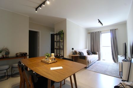 Sala de apartamento para alugar com 2 quartos, 70m² em Vila Olímpia, São Paulo