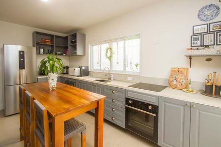 Casa para alugar com 150m², 2 quartos e 2 vagasCozinha