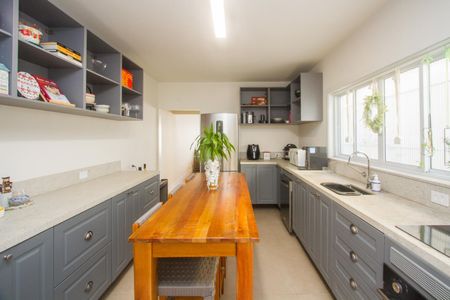 Casa para alugar com 150m², 2 quartos e 2 vagasCozinha