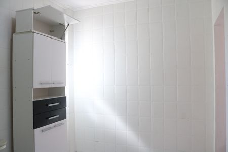 Cozinha de apartamento para alugar com 2 quartos, 76m² em Vila Romana, São Paulo