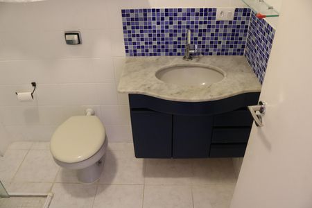 Banheiro de apartamento para alugar com 2 quartos, 76m² em Vila Romana, São Paulo