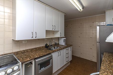 Apartamento para alugar com 121m², 2 quartos e 2 vagasCozinha