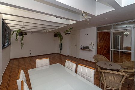 Apartamento para alugar com 121m², 2 quartos e 2 vagasSacada