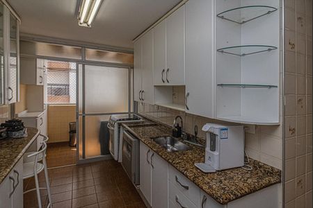 Apartamento para alugar com 121m², 2 quartos e 2 vagasCozinha