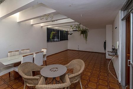 Apartamento para alugar com 121m², 2 quartos e 2 vagasSacada