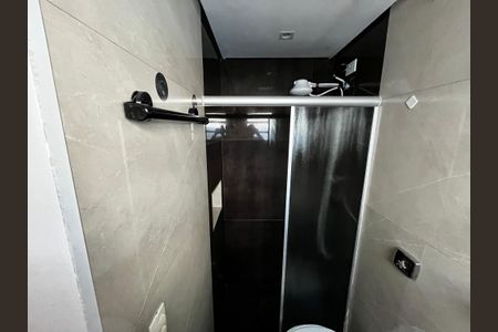 Casa à venda com 499m², 5 quartos e 8 vagasBanheiro da Suíte 1