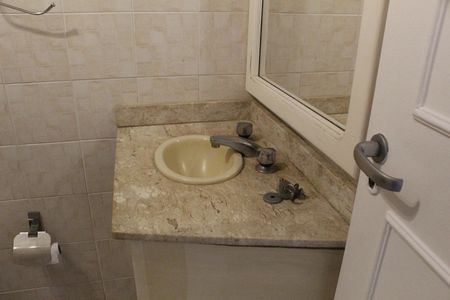 Apartamento para alugar com 100m², 2 quartos e 1 vagaBanheiro da Suíte