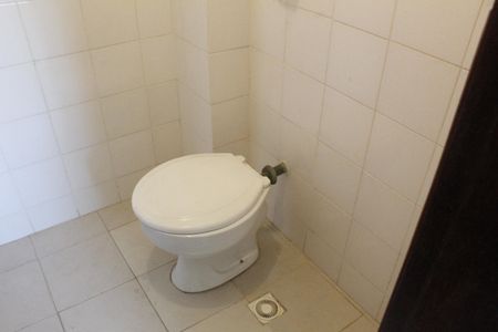 Banheiro de serviço de apartamento para alugar com 2 quartos, 100m² em Pechincha, Rio de Janeiro
