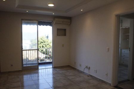 Apartamento para alugar com 100m², 2 quartos e 1 vagaSala