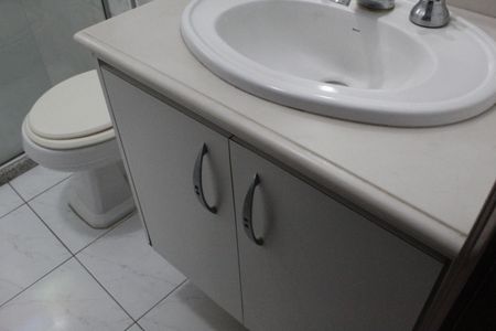 Casa de condomínio à venda com 800m², 5 quartos e 5 vagasBanheiro 2