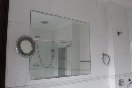 Casa de condomínio à venda com 800m², 5 quartos e 5 vagasBanheiro da Suíte 1