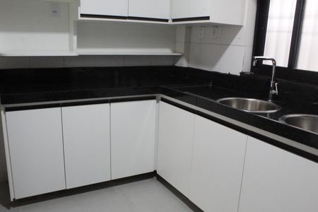 Casa de condomínio à venda com 800m², 5 quartos e 5 vagasCozinha