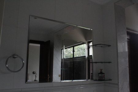 Casa de condomínio à venda com 800m², 5 quartos e 5 vagasBanheiro da Suíte 1