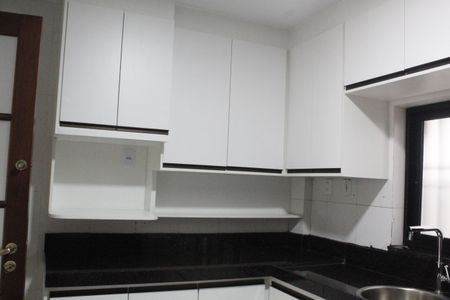 Casa de condomínio à venda com 800m², 5 quartos e 5 vagasCozinha