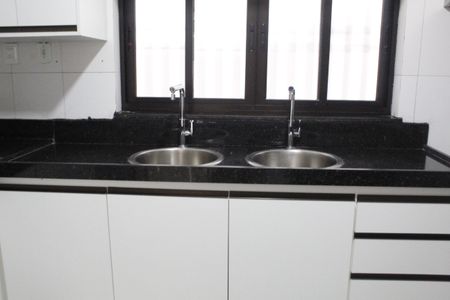 Casa de condomínio à venda com 800m², 5 quartos e 5 vagasCozinha