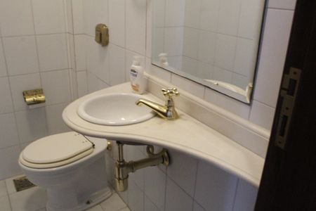 Casa de condomínio à venda com 800m², 5 quartos e 5 vagasLavabo