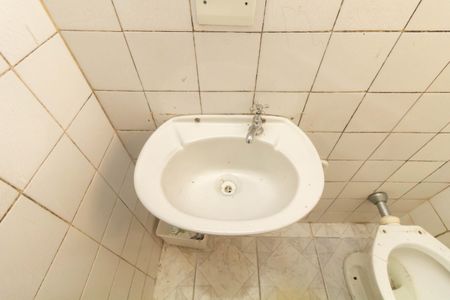 Casa para alugar com 27m², 1 quarto e sem vaga Casa para alugar com 27m², 1 quarto e sem vagaBanheiro