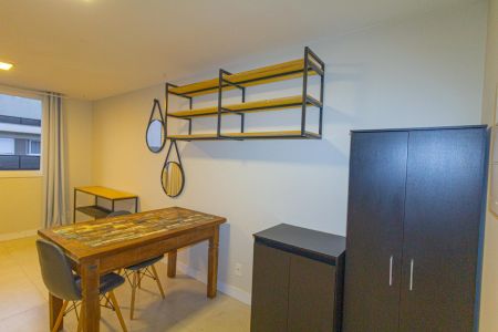 Studio para alugar com 33m², 1 quarto e 1 vaga Studio para alugar com 33m², 1 quarto e 1 vagaStudio