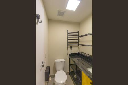 Studio para alugar com 33m², 1 quarto e 1 vaga Studio para alugar com 33m², 1 quarto e 1 vagaBanheiro