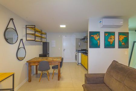 Studio para alugar com 33m², 1 quarto e 1 vaga Studio para alugar com 33m², 1 quarto e 1 vagaStudio