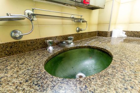 Apartamento à venda com 82m², 3 quartos e 1 vaga Apartamento à venda com 82m², 3 quartos e 1 vagaBanheiro Social