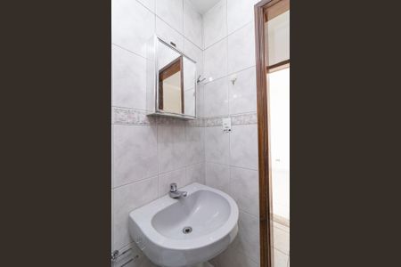 Apartamento à venda com 56m², 2 quartos e 1 vaga Apartamento à venda com 56m², 2 quartos e 1 vagaBanheiro social